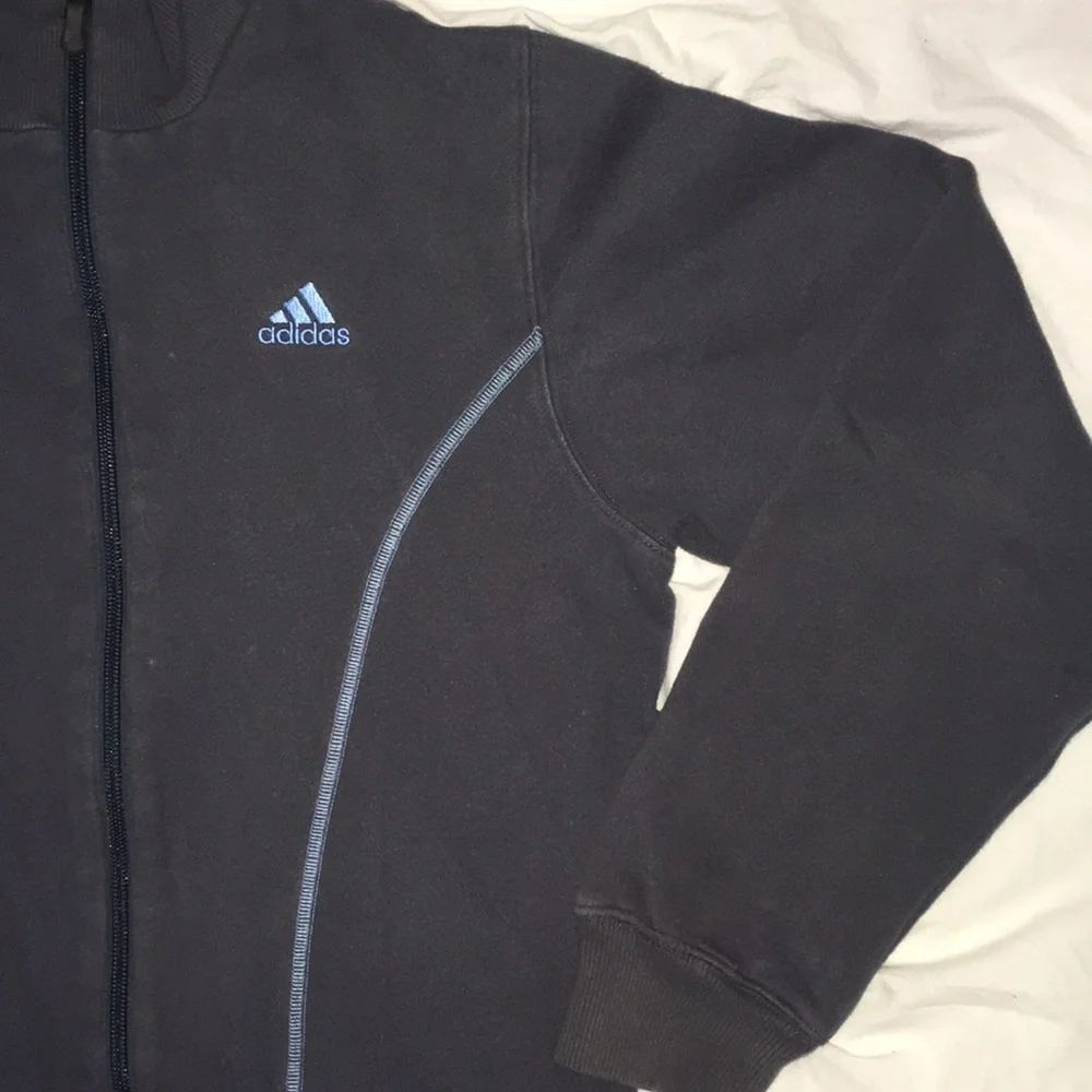 Adidas Boy’s Jacket.  Size 5.  Adidas 3 stripes on the right sleeve.